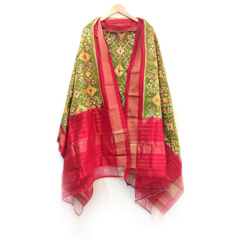 Eternal Beauty Handwoven Pochampally Ikat Silk Dupatta with Zari Elegance
