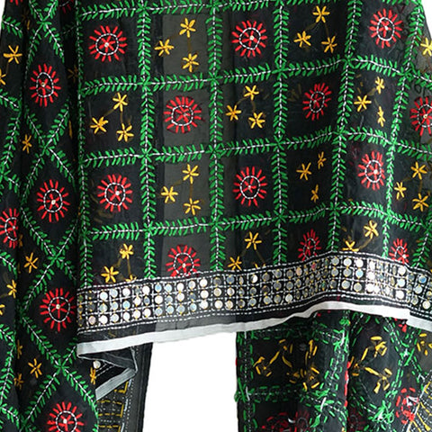 Handcrafted Phulkari Dupattas: A Touch of Tradition for Every Outfit