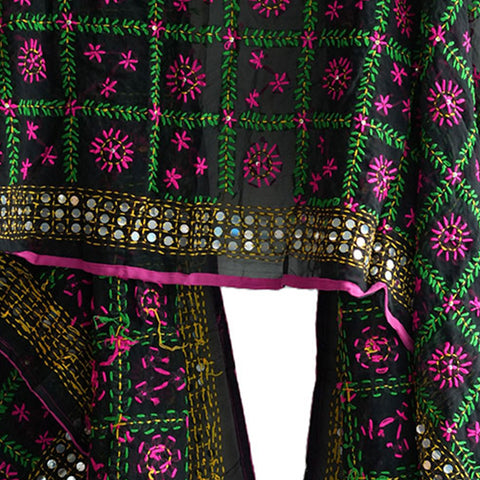 Handcrafted Phulkari Dupattas: A Touch of Tradition for Every Outfit