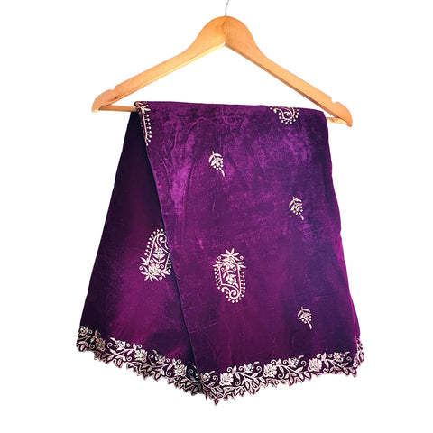 Close-up of Embroidered motif on Velvet Dupatta