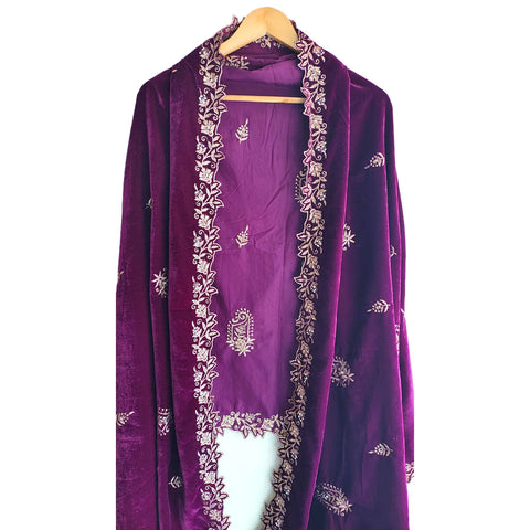 Embroidered pattern close-up on Velvet Dupatta