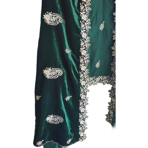 Embroidered pattern close-up on Velvet Dupatta