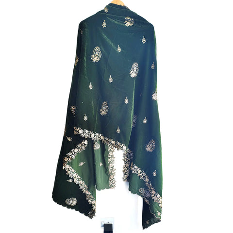 Embroidered pattern close-up on Velvet Dupatta