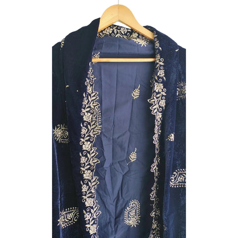 Embroidered pattern close-up on Velvet Dupatta