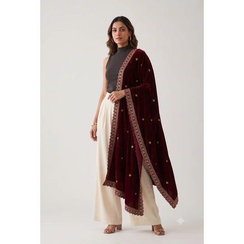Wine Magenta velvet dupatta worn, close drape view