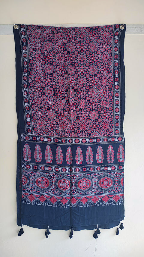 Navy blue Ajrakh cotton stole ISAK16-07C — close-up of indigo block print patterns — Indiascarves