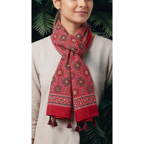 Red Ajrakh printed cotton stole ISAK16-08E — bright red with navy blue cream geometric motifs and tassels — Indiascarves