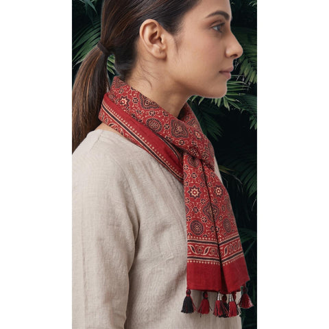 Red Ajrakh printed cotton stole ISAK16-08E — 55x210 cm traditional Indian dupatta with tassels — Indiascarves