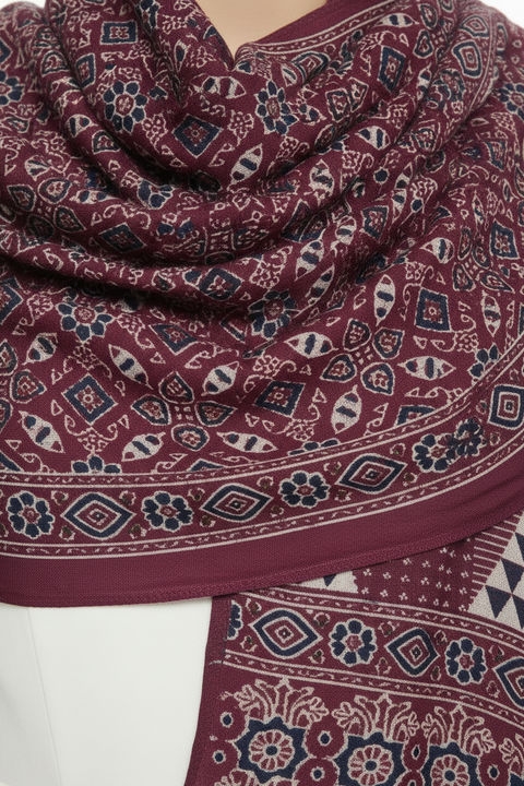 Maroon Ajrakh printed cotton stole ISAK16-12E — 55x210 cm traditional Indian dupatta with tassels — Indiascarves