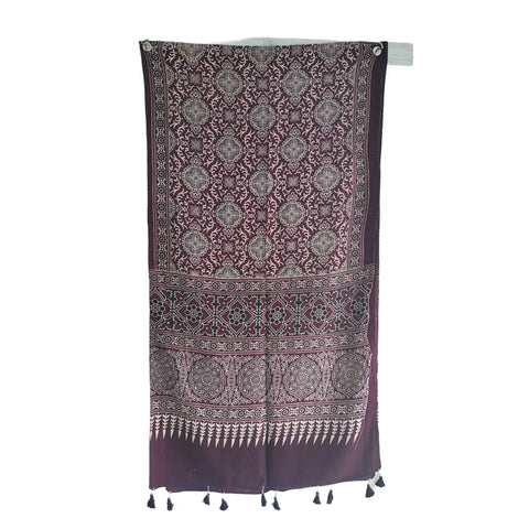 Maroon Ajrakh cotton stole ISAK16-14B — close-up of hand block print motifs and tassel ends — Indiascarves
