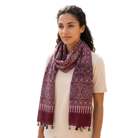 Maroon Ajrakh printed cotton stole ISAK16-14D — warm maroon with cream white geometric motifs and tassels — Indiascarves
