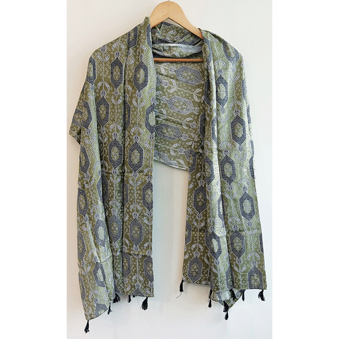 India Scarves Women's Viscose Geoi Design Red,Green,white and green colour Fragrance Stole, 75 Cm x 185 Cm, With Free Hanger