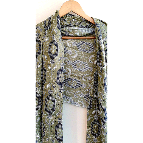 India Scarves Women's Viscose Geoi Design Red,Green,white and green colour Fragrance Stole, 75 Cm x 185 Cm, With Free Hanger