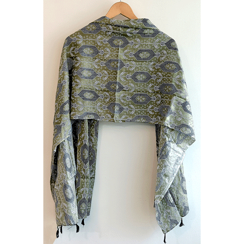 India Scarves Women's Viscose Geoi Design Red,Green,white and green colour Fragrance Stole, 75 Cm x 185 Cm, With Free Hanger