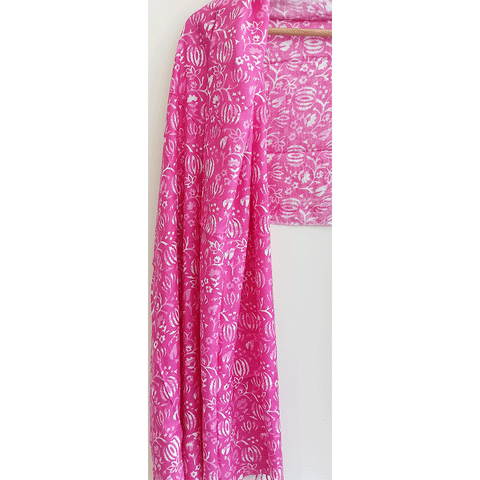 India Scarves Women's Viscose Geoi Design Red,Green,white and green colour Fragrance Stole, 75 Cm x 185 Cm, With Free Hanger