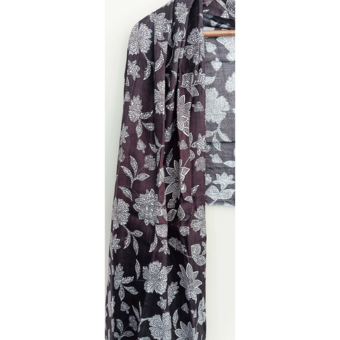 India Scarves Women's Viscose Geoi Design Red,Green,white and green colour Fragrance Stole, 75 Cm x 185 Cm, With Free Hanger