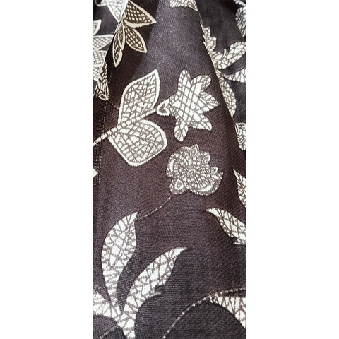 India Scarves Women's Viscose Geoi Design Red,Green,white and green colour Fragrance Stole, 75 Cm x 185 Cm, With Free Hanger