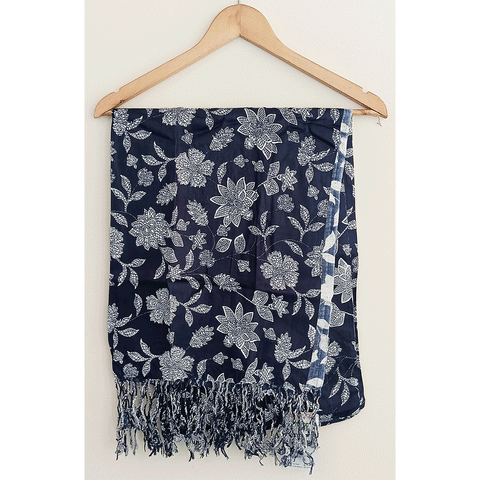 India Scarves Women's Viscose Geoi Design Red,Green,white and green colour Fragrance Stole, 75 Cm x 185 Cm, With Free Hanger