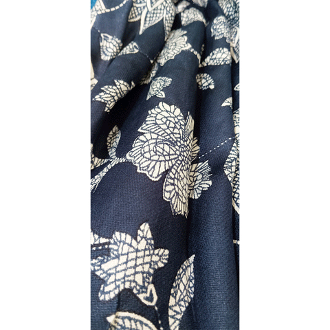 India Scarves Women's Viscose Geoi Design Red,Green,white and green colour Fragrance Stole, 75 Cm x 185 Cm, With Free Hanger