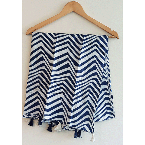 India Scarves Women's Viscose Geoi Design Red,Green,white and green colour Fragrance Stole, 75 Cm x 185 Cm, With Free Hanger