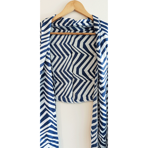 India Scarves Women's Viscose Geoi Design Red,Green,white and green colour Fragrance Stole, 75 Cm x 185 Cm, With Free Hanger