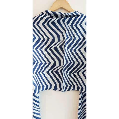 India Scarves Women's Viscose Geoi Design Red,Green,white and green colour Fragrance Stole, 75 Cm x 185 Cm, With Free Hanger