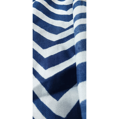 India Scarves Women's Viscose Geoi Design Red,Green,white and green colour Fragrance Stole, 75 Cm x 185 Cm, With Free Hanger