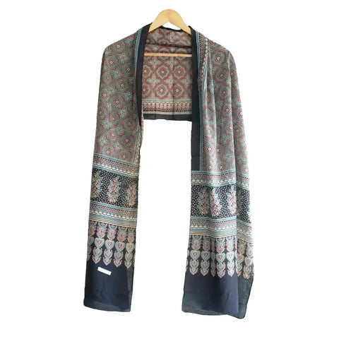 Ajrakh Geometric Motif Close-Up ISYVBH-B015 | Handcrafted Block Print Detail