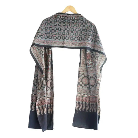 Ajrakh Geometric Motif Close-Up ISYVBH-B019 | Handcrafted Block Print Detail