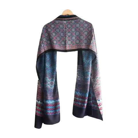Ajrakh Geometric Motif Close-Up ISYVBH-C06 | Handcrafted Block Print Detail