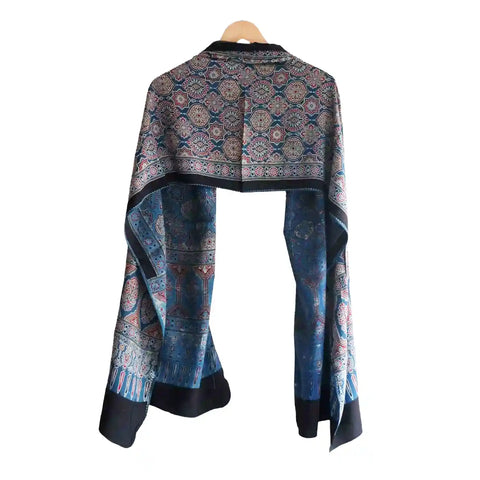 Ajrakh Geometric Motif Close-Up ISYVBH-C08 | Handcrafted Block Print Detail