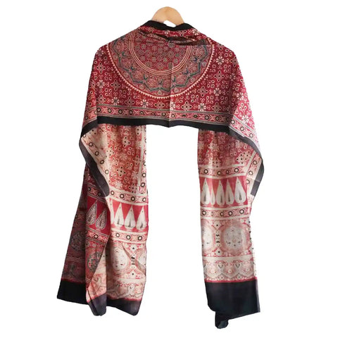 Ajrakh Geometric Motif Close-Up ISYVBH-C09 | Handcrafted Block Print Detail