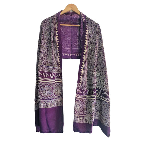 Ajrakh Geometric Motif Close-Up ISYVBH-D04 | Handcrafted Block Print Detail