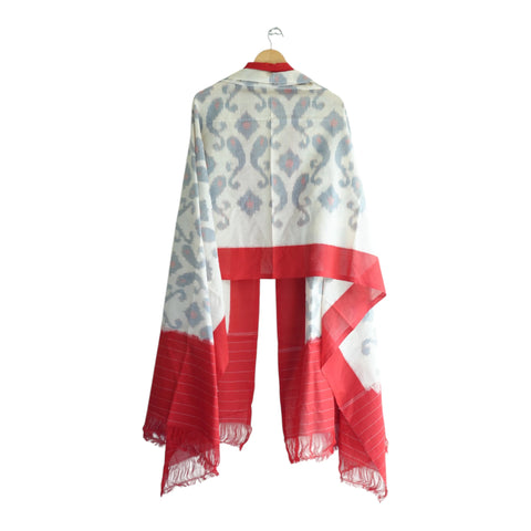 Red border detail of handwoven Ikkat cotton dupatta with fringe pallu - ISYVIK-A