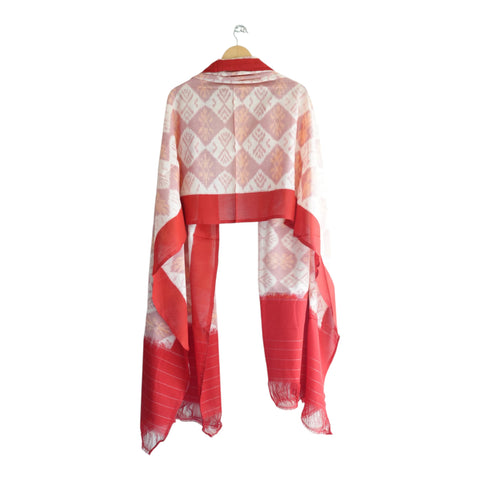Full view of handwoven white Ikkat cotton dupatta with pink diamond pattern - ISYVIK-C