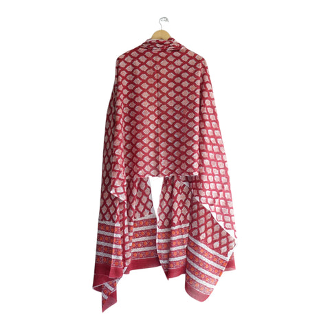 Border detail of maroon Sanganeri beige buti block print mul cotton dupatta – ISYVSK-A17