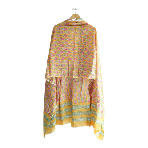 Full flat lay of yellow pink Sanganeri tulip buti mulmul dupatta – ISYVSK-A23