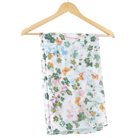 Catton Long and Smooth Floral Vine Ogee in Green and White Pareo